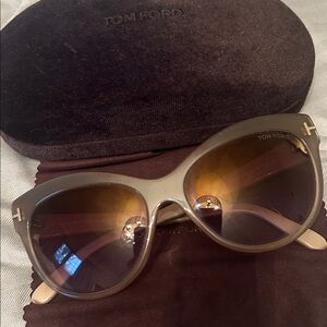 Tom Ford Sunglasses Celina 🤎Tan frame, brown gradient